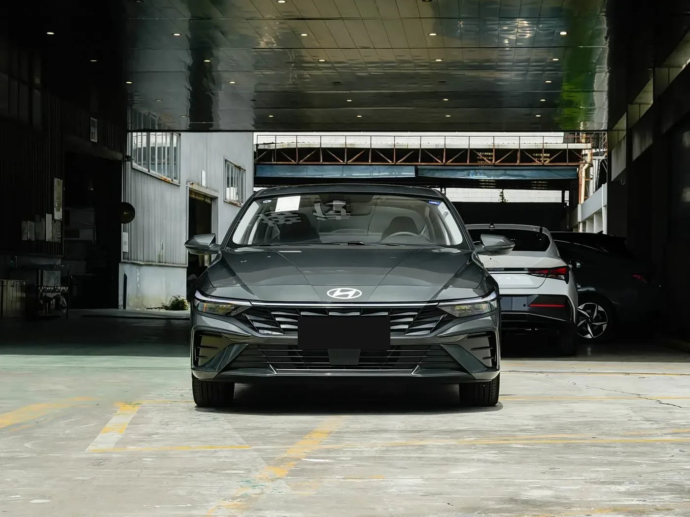 Hyundai Elantra — ext_front