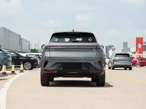 Lynk & Co 06 — ext_rear